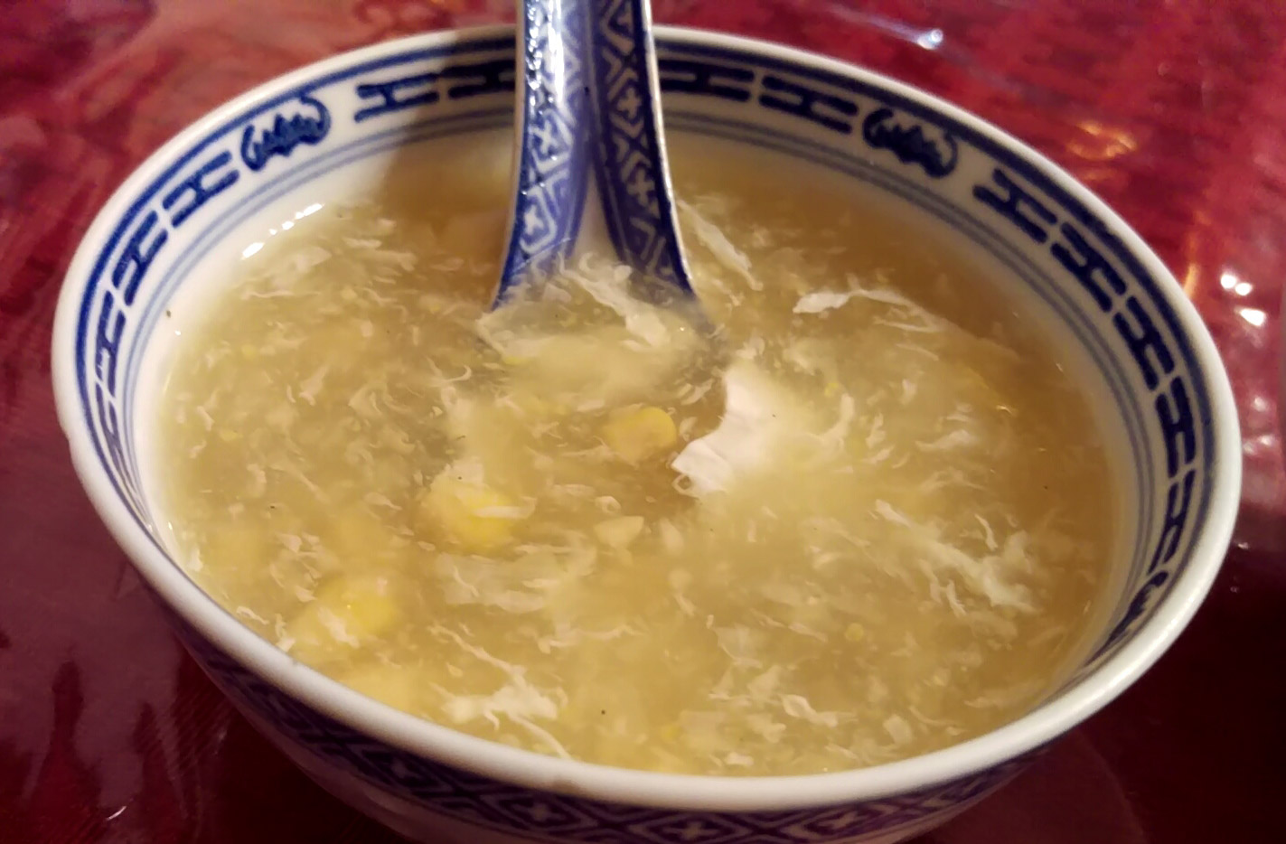 このスープが毎回楽しみ。最小限の塩味がコーンを引き立てる絶品のスープ