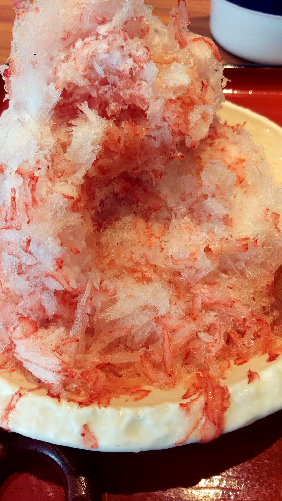 フワッフワの氷と綺麗にスライスされた苺の饗宴！